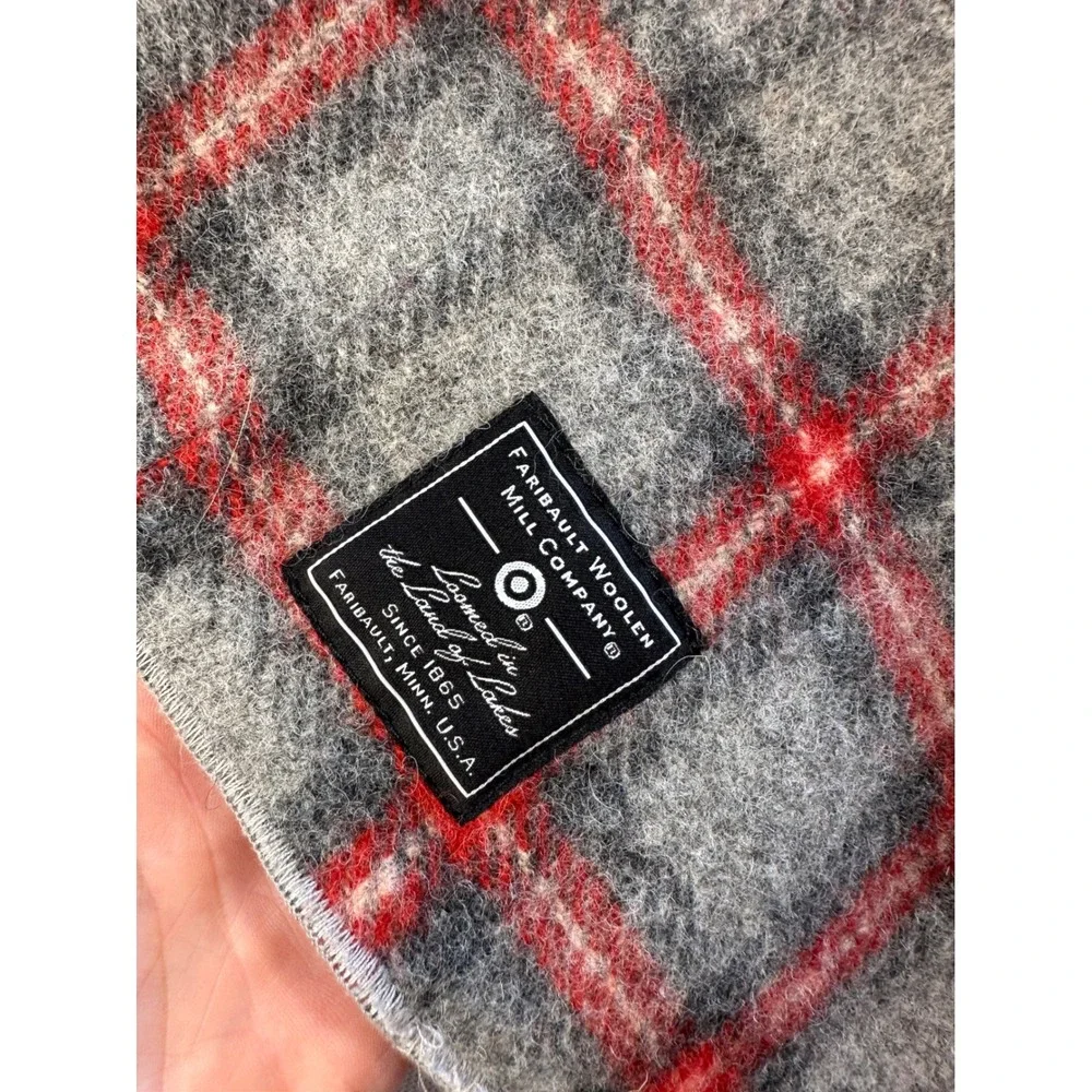 Faribault Woolen Mill Co Grey Red Plaid Wool Scarf Made in USA Heritage Winter‎